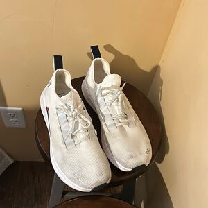 Running shoes 👟..!!